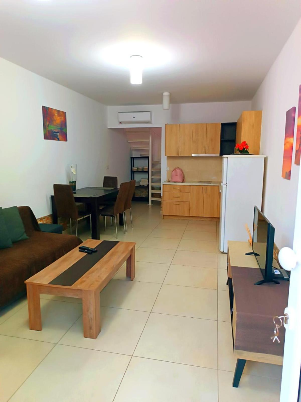 Galatex Μaisonette Apartment Limassol Ngoại thất bức ảnh